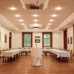 Kaštieľ Hotel 4*
