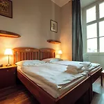 Kaštieľ Mojmírovce