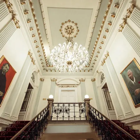 Kaštieľ Hotel 4*