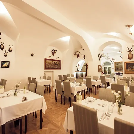 Kaštieľ Hotel 4*