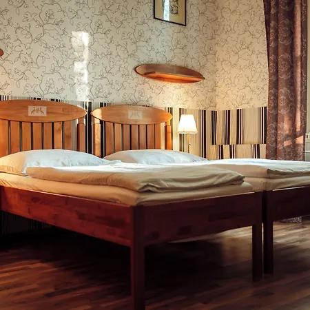 Kaštieľ 4*