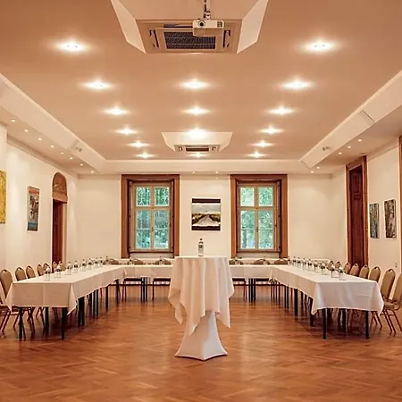 Kastiel Hotel Mojmírovce